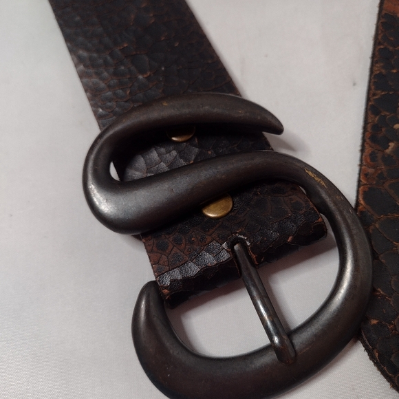 Bill Adler Studio Women's Leather Belt 32 Distressed Crackle Abstract Buckle W - Picture 3 of 6